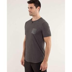 Lululemon Men's On Hit Henley T-Shirt - Size Large
